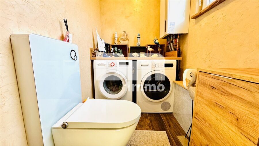 Umfangreich sanierter kompakter Wohntraum im Grünen mit großem Garten und vielen Extras - EG Bad Wanne / Dusche / Waschmaschine